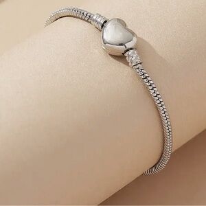 New Silver Tone Plated Heart Bracelet Jewelry Gift Costume Jewelry